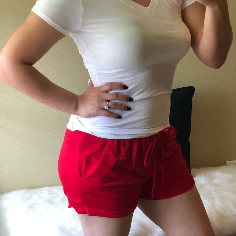 BUNDLE: Addy shorts & v-neck tee